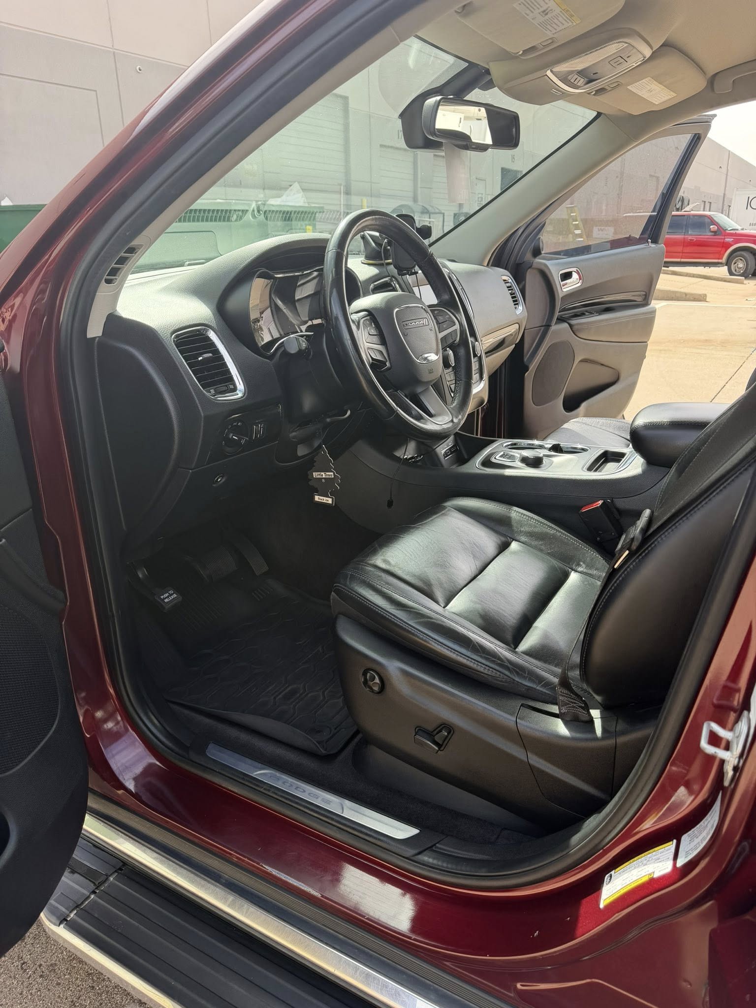 Fully Detailed Dodge Durango detail photo 4